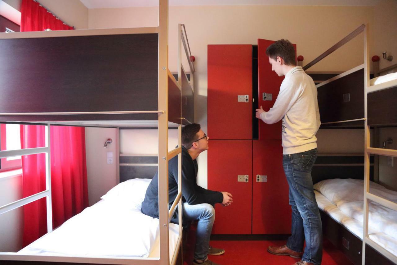 2a Hostel *